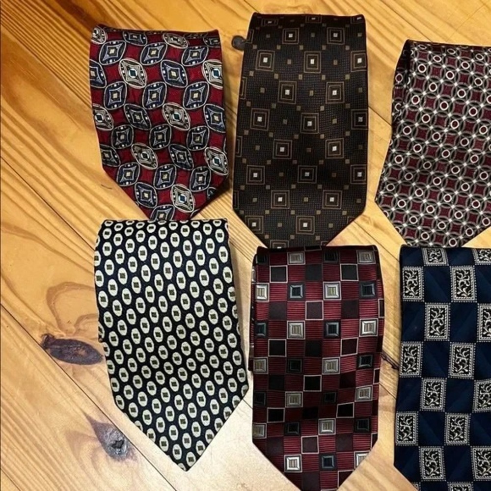 Assorted Men's Tie Collection - Lot of 13 - Picture 3 of 7
